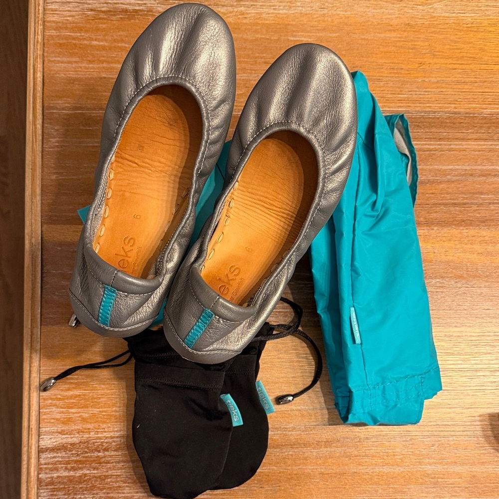 Tieks Silver Flats with Teal Accents